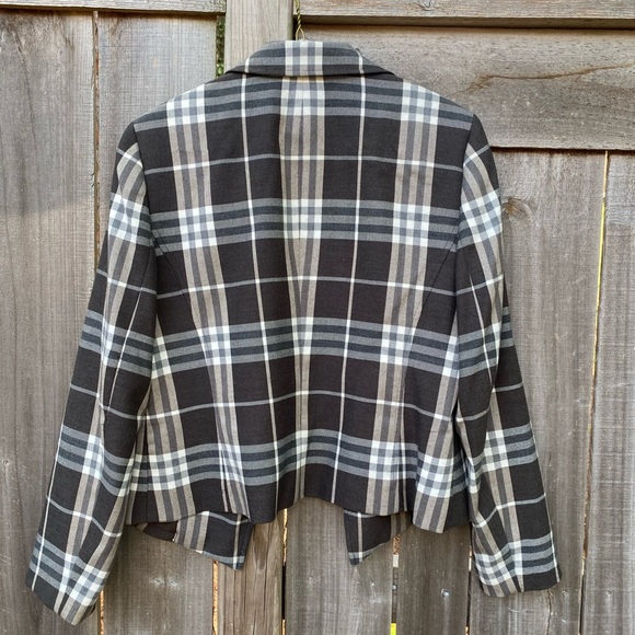 π³ HOST PICK! π² Black and Off-White Plaid Blazer - Picture 7 of 10